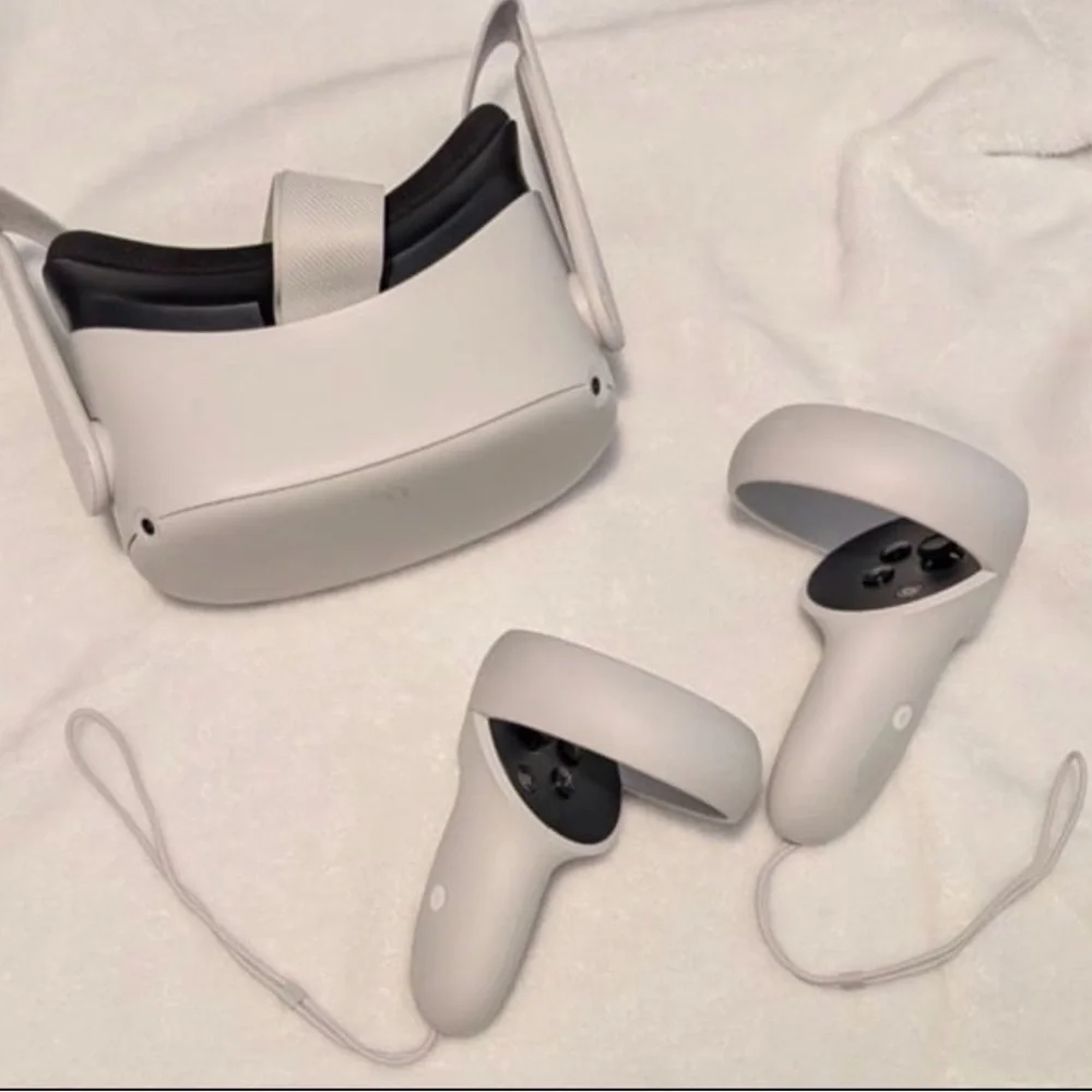 Oculus Meta Quest 2 Elite Strap 256GB and Carrying Case LIKE NEW